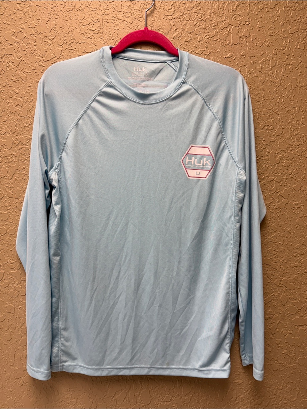 Huk men's small Light Blue Long Sleeve Sun Shirt with Pink Hex Logo